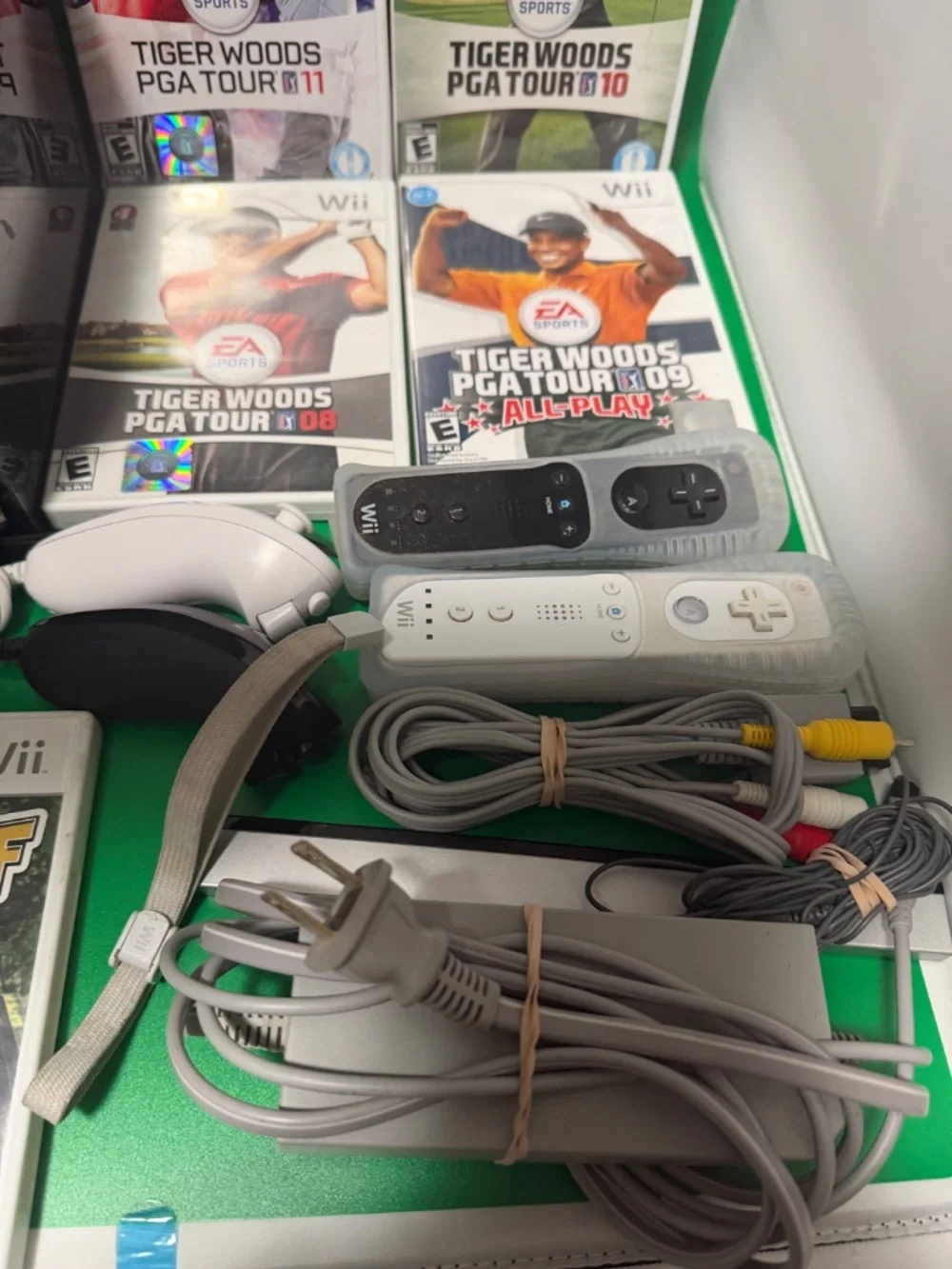 Nintendo Wii Tiger Woods Golf Bundle